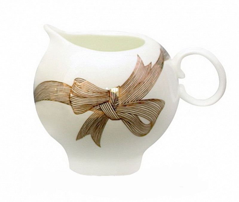 PORCELAIN BONE CHINA CREAMER APPLE PLATINUM BOWS 7.3 FL.OZ215 ML