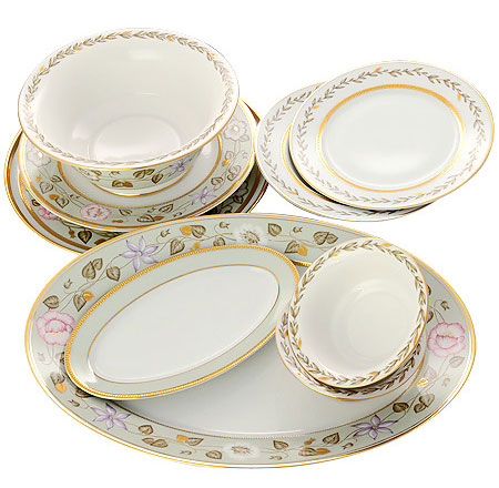 LOMONOSOV PORCELAIN DINING SET 26 PIECE JADE BACKGROUND