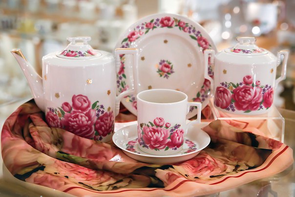 LOMONOSOV PORCELAIN TEA SET ROMANTIC DATE 6/20