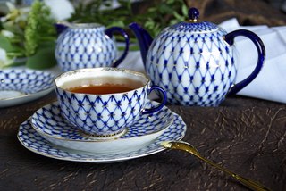 LOMONOSOV PORCELAIN TEA SET COBALT NET TULIP 22 ITEMS FOR 6 PERSONS